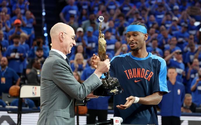 雷霆双杀森林狼2-0领先,亚历山大38分统治全场,小球阵第三节制胜 雷霆双杀森林狼2-0领先,亚历山大38分统治全场,小球阵第三节制胜