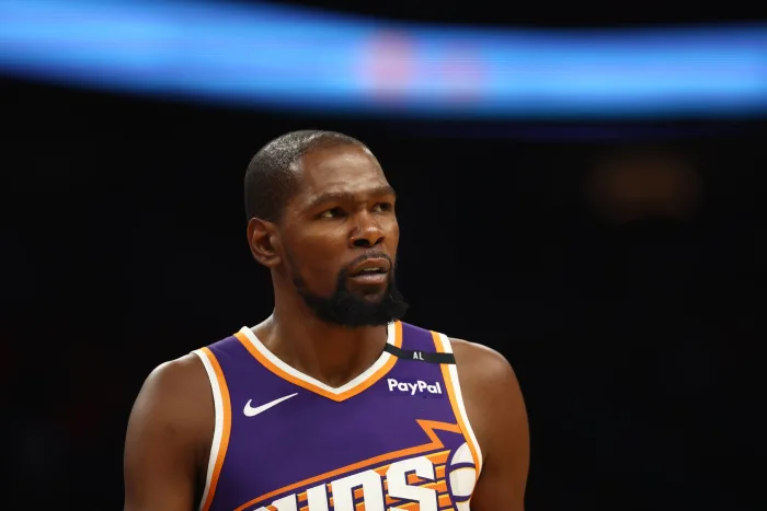 NBA休赛期震撼传闻:杜兰特加盟马刺,交易或已悄然敲定? NBA休赛期震撼传闻:杜兰特加盟马刺,交易或已悄然敲定?