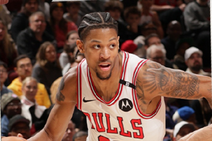 公牛队官宣:杰伦 - 史密斯与达伦 - 特里互换球衣号码 公牛队官宣:杰伦 - 史密斯与达伦 - 特里互换球衣号码