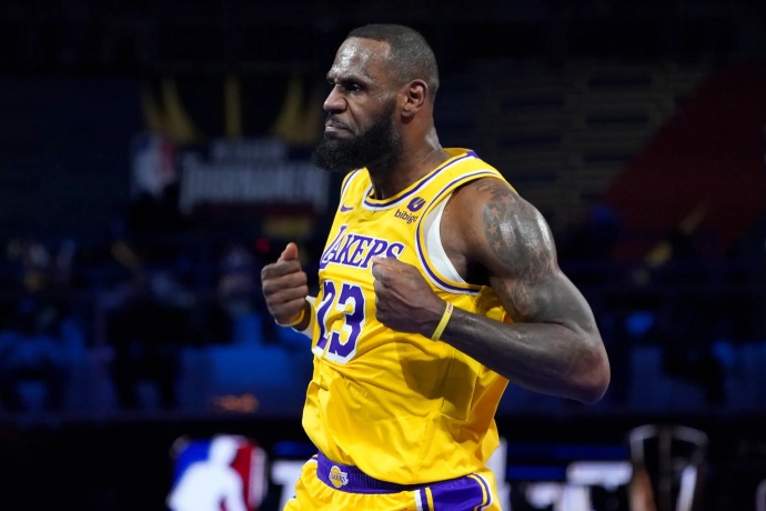 美媒 HoopsHype 统计 NBA 生涯总薪水排名:詹姆斯超 5.83 亿独占鳌头 美媒 HoopsHype 统计 NBA 生涯总薪水排名:詹姆斯超 5.83 亿独占鳌头